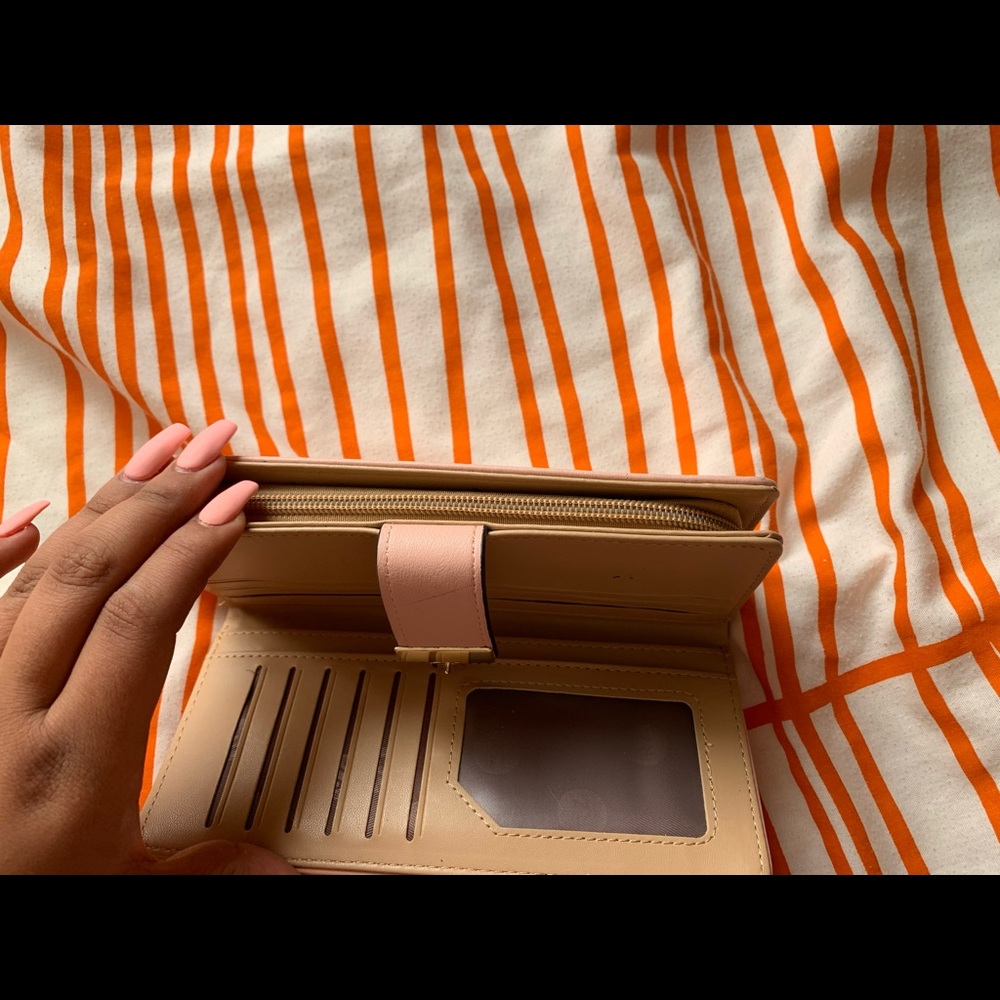 Wallet - Picture 3 of 5